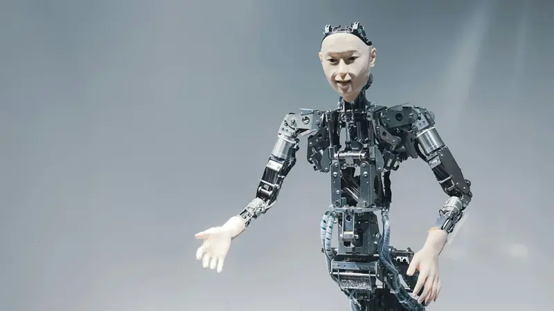 ボストンのダイナミクスと敏捷性が二足歩行ロボットに安全な落下を教える