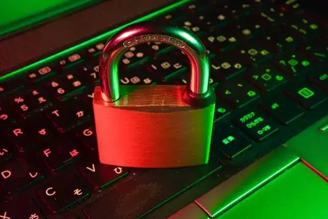 4 av 5 tyska konsumenter ser ett ökat antal bedrägeriförsök online, AI väcker växande oro