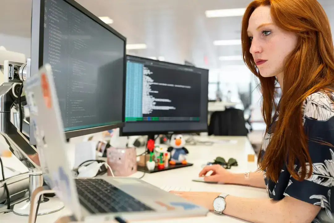 Webentwickler‑Gehalt 2025 in Deutschland: Region, Erfahrung & Bootcamp‑Bonus im Vergleich