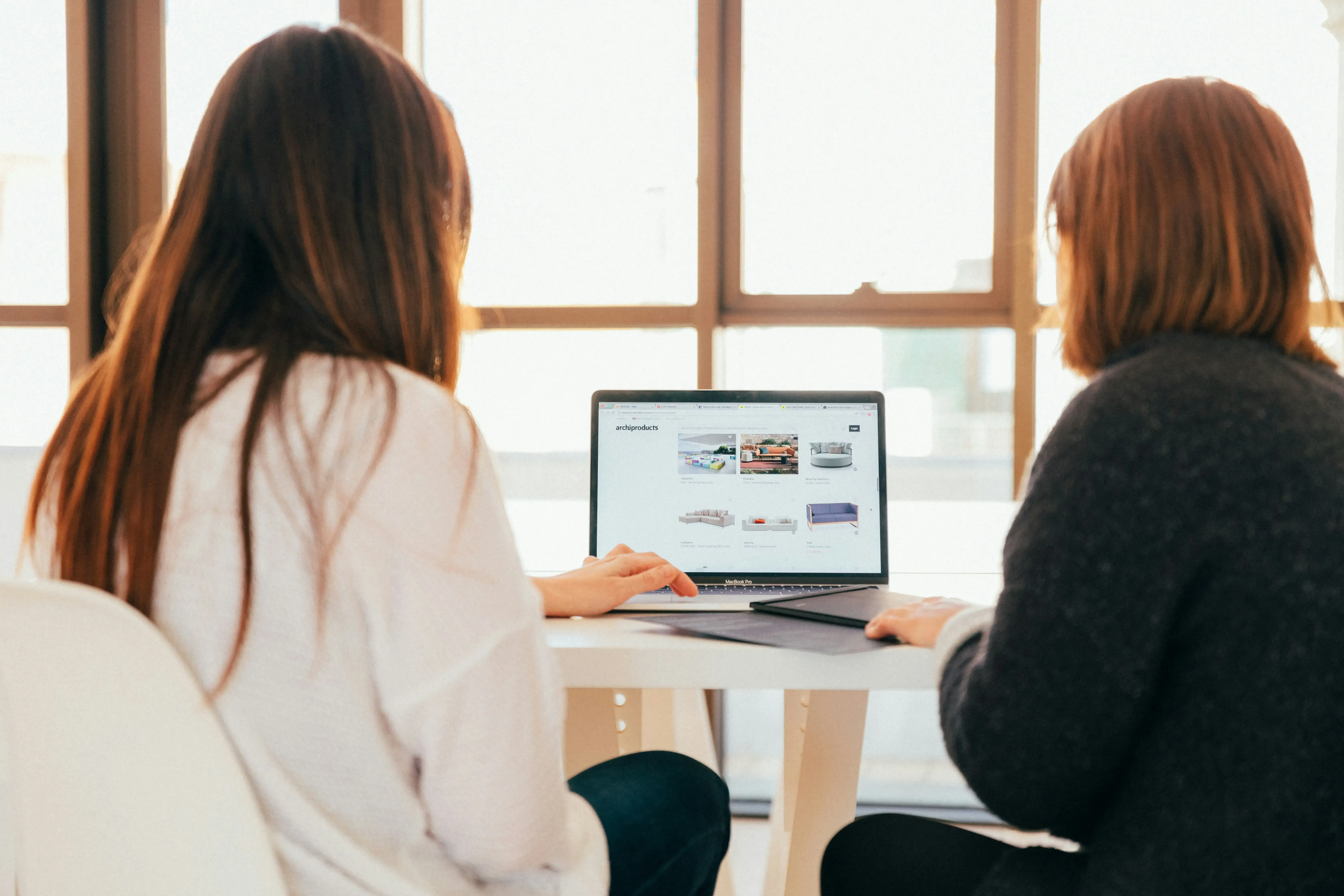 Zure webgune pertsonala eraikitzea: eduki sortzaileentzako web garapena