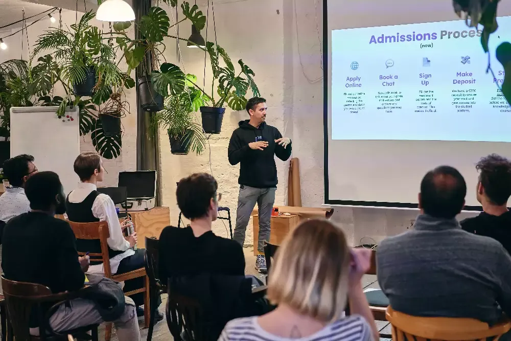Lär dig tekniska färdigheter online med Code Labs Academy