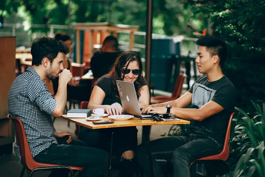 技术训练营比较:Code Labs Academy 与 Career Foundry