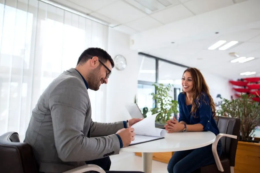 Guía completa para acertar en tu entrevista de trabajo en el sector tecnológico: Consejos para los primeros profesionales
