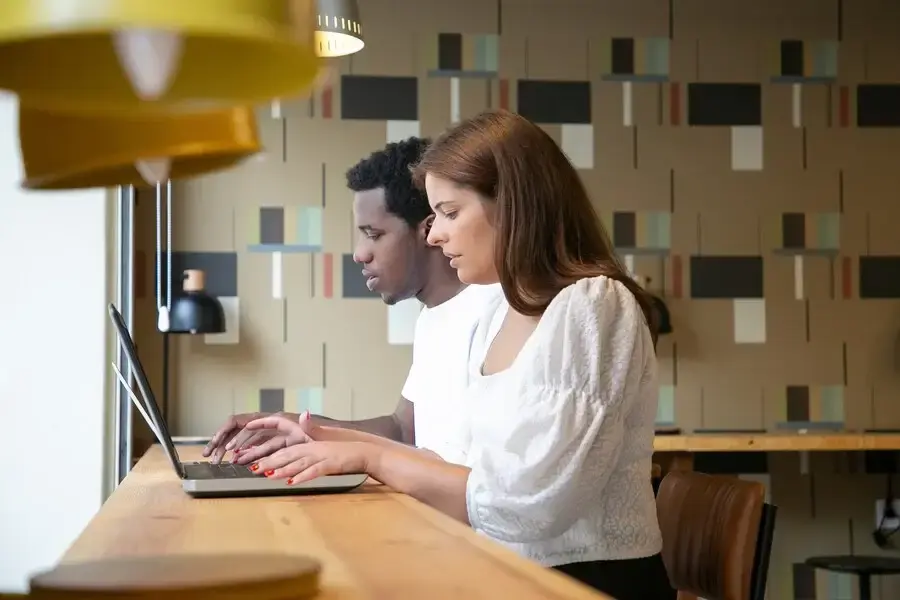 Combien paient les emplois de niveau d'entrée en cybersécurité au Canada? cover image