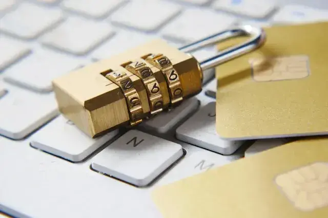 Az Evolve Bank kiberbiztonsági megsértése: következmények a Wise, Affirm és a Fintech iparág számára